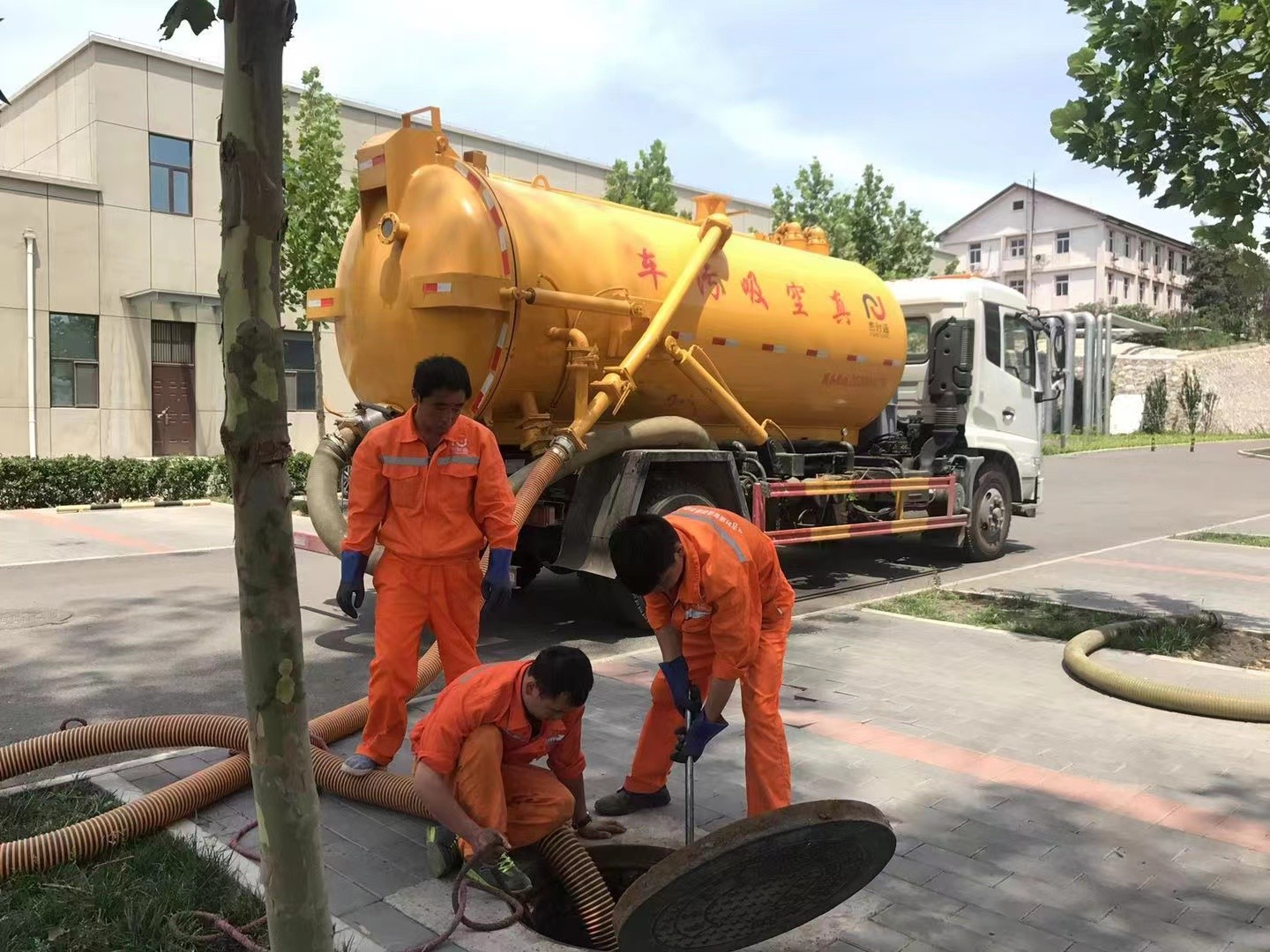颍州化粪池清理与5-8吨吸粪车施工效率分析
